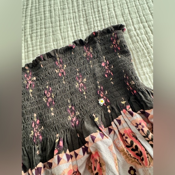 Natural Life Gray, Burgundy, Pink Smocked Shorts - Size L/XL - Picture 3 of 6